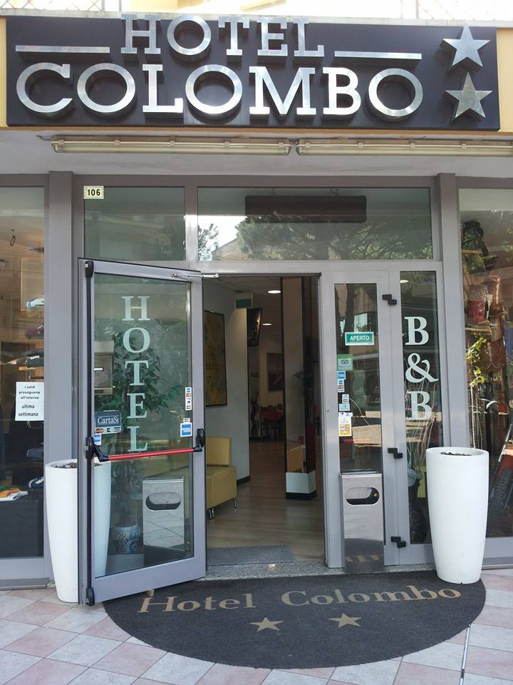 Hotel Colombo Ричоне Екстериор снимка