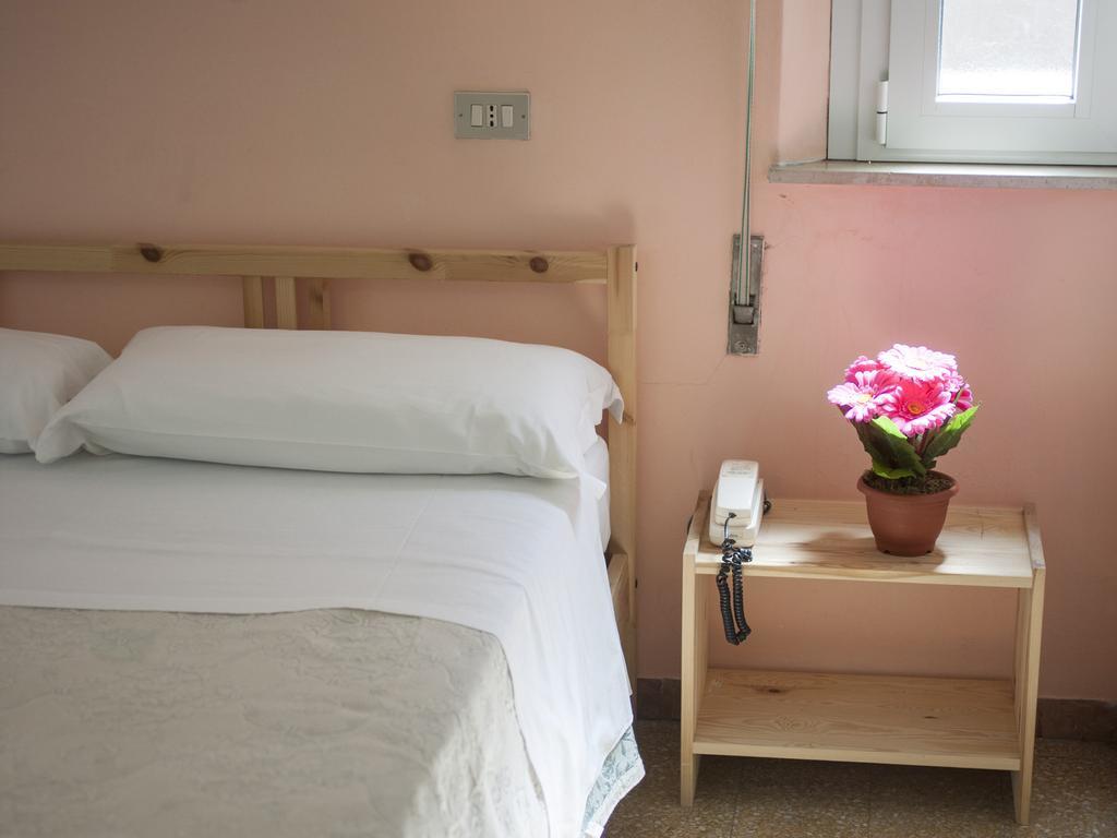 Hotel Colombo Ричоне Екстериор снимка