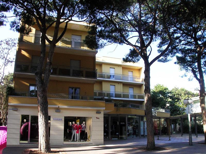 Hotel Colombo Ричоне Екстериор снимка